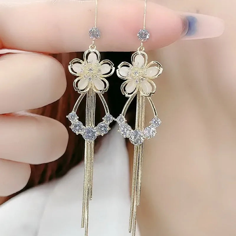 Exquisite Pearl Moon Asymmetric Water Drop Earrings For Women Korean Fashion Butterfly Flower Zircon Earring Wedding Jewelry