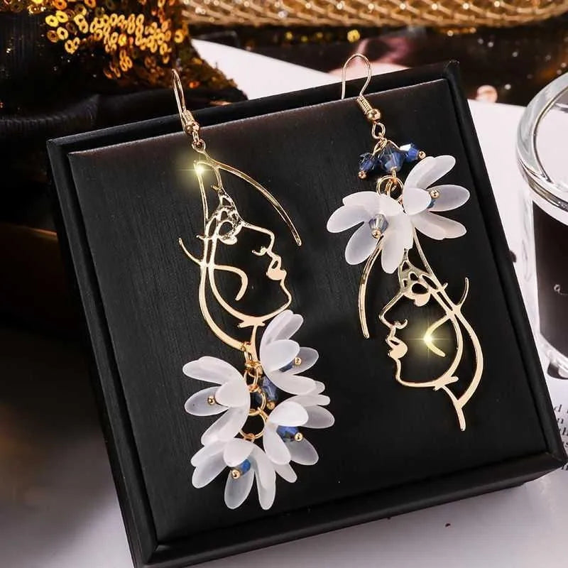 New Korean Flower Asymmetrical Dangle Earrings for Women Long Tassel Butterfly Imitation Pearl Cat Drop Earring Party Jewelry