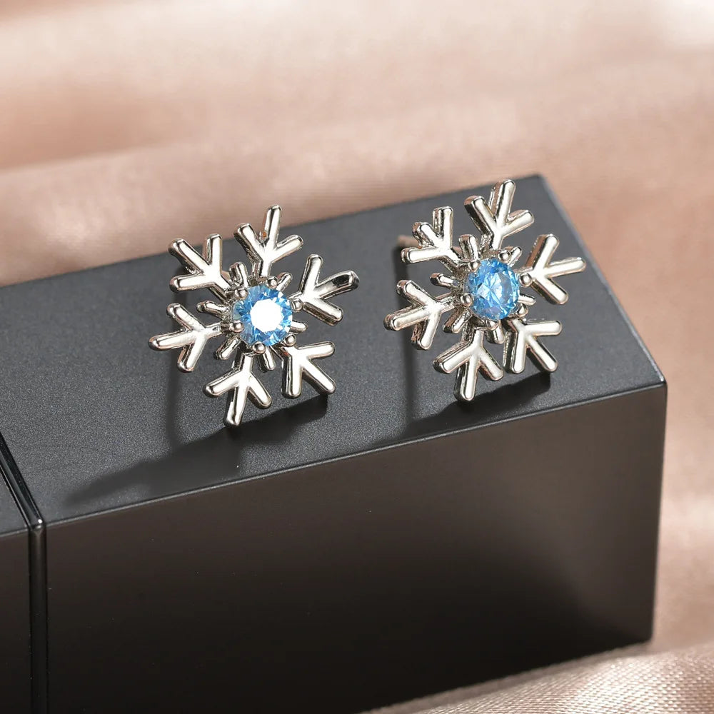 New Lovely Snowflake Charm Earring For Women Christmas Gift Fashion Crystal Zircon Stud Earrings Girls New Year Jewelry